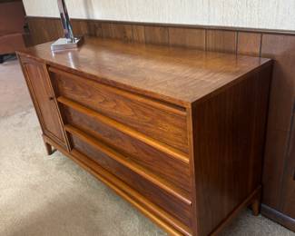 Lane Mid Century Modern Wood Dresser of Buffet 