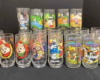  05 Vintage Drinkware, Chipmunks, Flintstones, Peanuts, Mickey Mouse, Smurfs