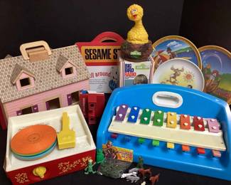Melissa Dog House, Big Bird Radio R. MacDonald Plates, Fisher Price Music Player, Little Tikes