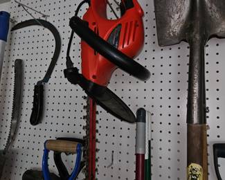 Black & Decker Hedge Hog Bush Trimmer #HS-2400!
