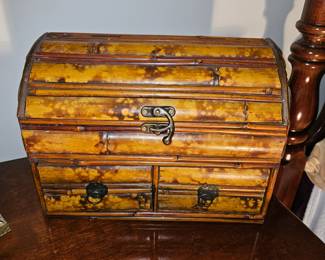 Ornate Wood Box!