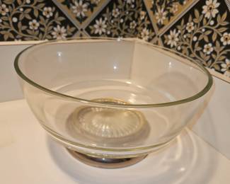 Vintage Glass Bowl w/Silverplate Base!