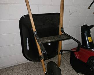 True Temper 5 Cubic Feet Wheelbarrow!