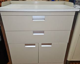 Vtg Hamilton Industries MCM 2 Rivers Wi Steel Medical Cabinet!
