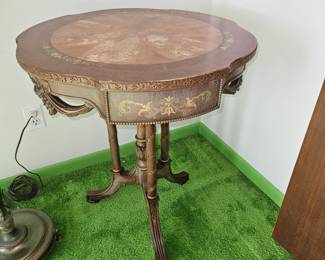 Decorative Fruitwood Round Lamp Table!