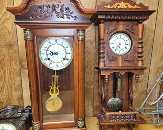 Antique Pendulum Vienna #8702DW Working Clock,
Antique Vienna Ornate Pendulum Clock!
