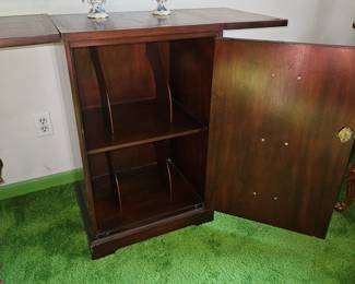 Mahogany LP Cabinet w/Leather Inlay Top & Drop Leaves!