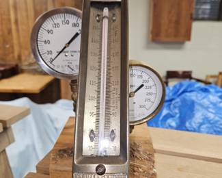 HoTrerice Co. Detroit Mi Honeck Thermometer
Independent Sprinkler By Ashcroft, #BF79 Pressure Gauge, US Gauge Dial #37590 USA Pressure Gauge Mounted On Live Edge Base!
