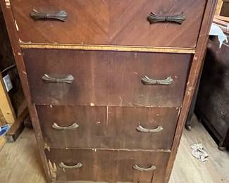 Vintage Chest of Drawers 