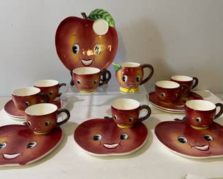 PY Anthropomorphic Snack Plates with Cups 