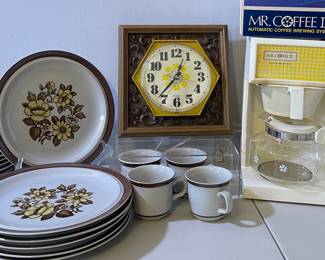 Working Mr. Coffee Coffee Pot from the 1970's with original box and working clock