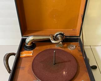 Sonora Crank Portable record player