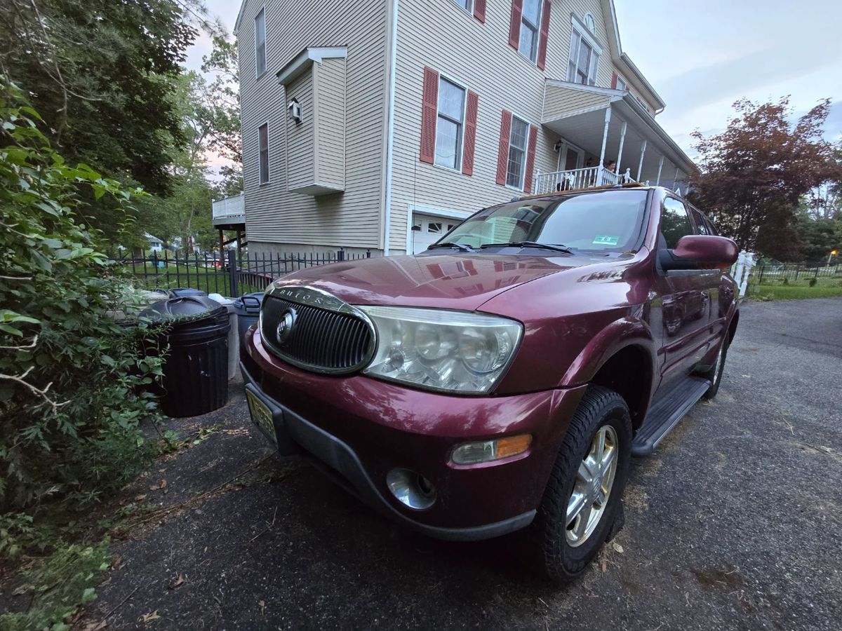 2005 Buick Rainier - 179,000 miles, Sunroof & leather seats