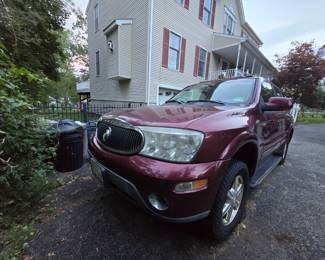 2005 Buick Rainier - 179,000 miles, Sunroof & leather seats