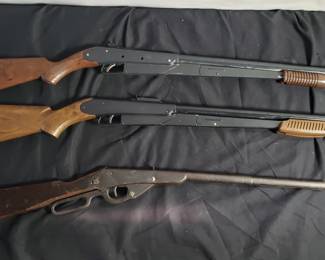 Lot # : 433 - 3 Daisy vintage bb gun rifles
