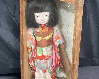 Lot # : 386 - Geisha doll in wooden display box,
