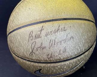 Lot # : 352 - John Wooden autographed basketball
