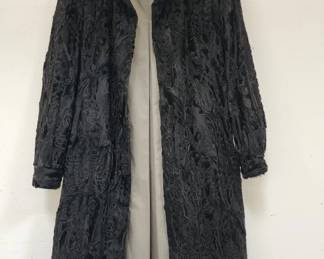 Lot # : 533 - Lambs wool vintage reversible fur coat
