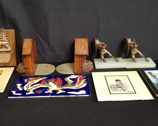 Lot # : 385 - Box of miscellaneous items
