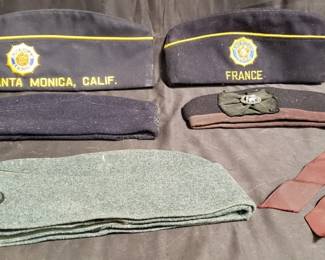 Lot # : 480 - Group of military hats
