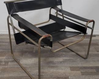 Lot # : 400 - Wassily-style chrome & leather arm chair
