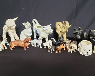 Lot # : 306 - Box of ceramic animal figurines
