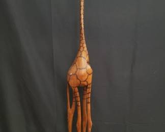 Lot # : 317 - Wood giraffe decoration
