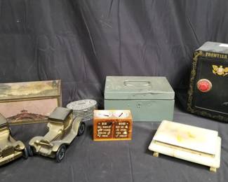 Lot # : 415 - Group of car models, lock boxes, onyx jewelry
