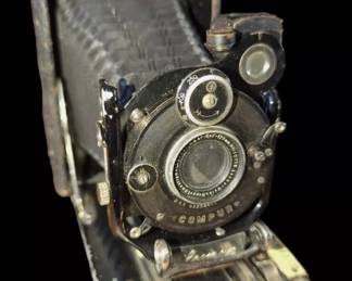 Lot # : 684a - Antique Leonar Model A1 folding camera. In case.
