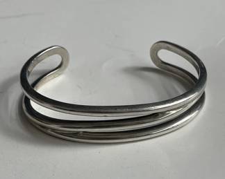 Lot # : 481 - Vintage sterling silver designer bangle cuff
