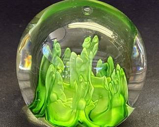 Lot # : 552 - Vintage Murano style art glass paperweight

