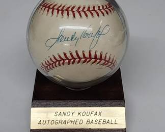 Lot # : 602 - Sandy Koufax vintage autographed baseball
