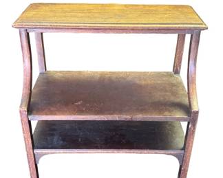 Lot # : 658 - Vintage wood side table
