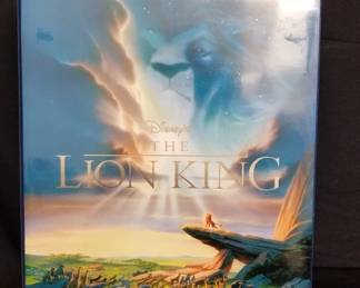 Lot # : 640 - Binder of The Lion King character cards
