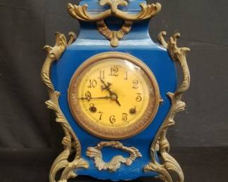 Lot # : 69 - Vintage iron mantel clock

