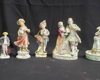 Lot # : 360 - Group of vintage porcelain figures

