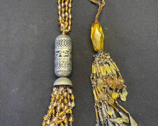 Lot # : 525z - Pair of vintage decorative beads
