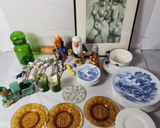 Lot # : 527 - Misc vintage items, 1940s hunt glasses, Wedgwood
