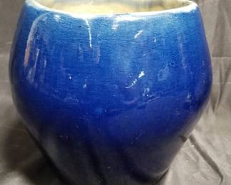 Lot # : 7 - Signed blue-glazed pottery vase
