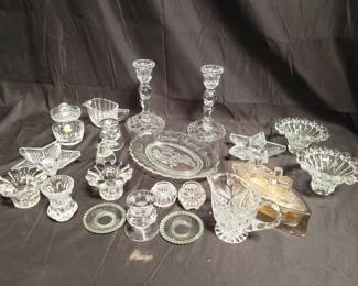 Lot # : 344 - Group of glass and crystal items, trays, candle
