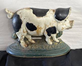 Lot # : 64 - Vintage hand-painted cast iron pig doorstop
