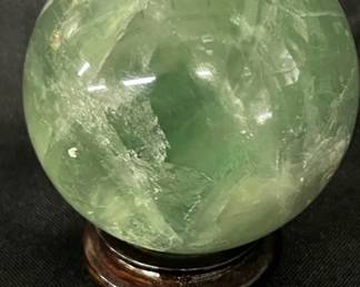 Lot # : 572 - Fluorite quartz orb
