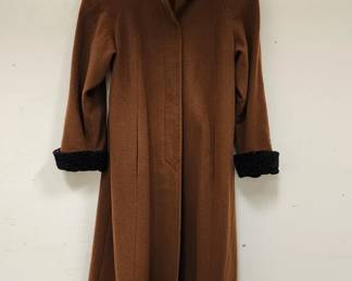 Lot # : 529 - Vintage cashmere & lambs wool GHM coat
