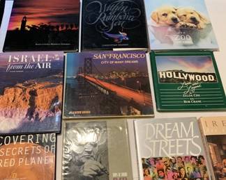 Lot # : 687 - Collection of coffee table books (box)
