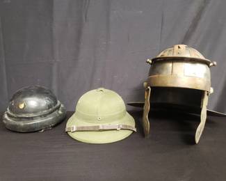 Lot # : 636 - Group of prop helmets
