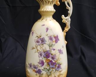 Lot # : 253 - Vintage Austrian hand-painted bottom porcelain
