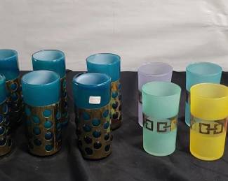 Lot # : 460 - Assorted cups
