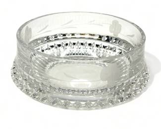 Lot # : 651a - Vintage signed etched crystal bowl, 7" diam.
