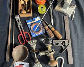 Lot # : 469 - Group vintage tools, door knobs etc. in box lot
