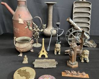 Lot # : 424 - Group of metal pieces cannon, foo dogs etc
